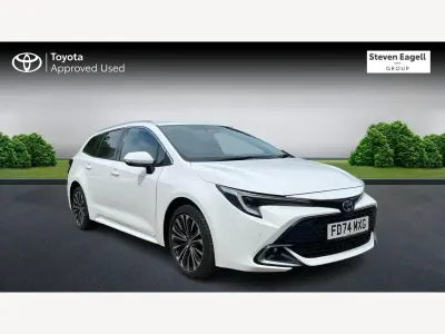 Używany Toyota Corolla Design 140 KM (102 kW) 2025 Biały Kombi