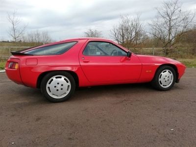 Porsche 928