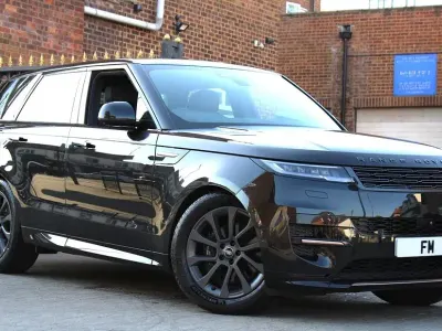 Begagnad Land Rover Range Rover Sport SE Dynamic 2023 Svart SUV