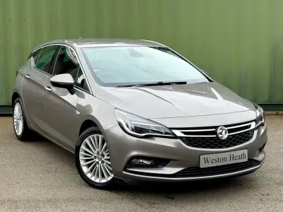 Used Vauxhall Astra Elite 150 HP (110 kW) 2016 Grey Hatchback