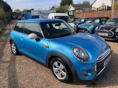 Usado Mini ONE Hatch 102 CV (75 kW) 2016 Azul Utilitario