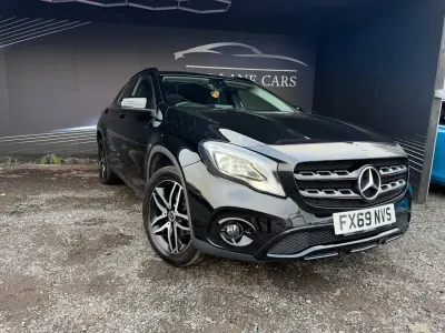 Usado Mercedes GLA180 Urban 122 HP (89 kW) 2019 Preto SUV