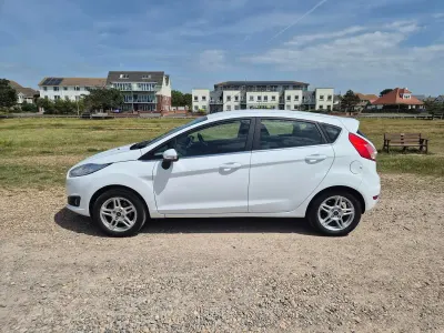 Used Ford Fiesta Zetec 2013 White Hatchback