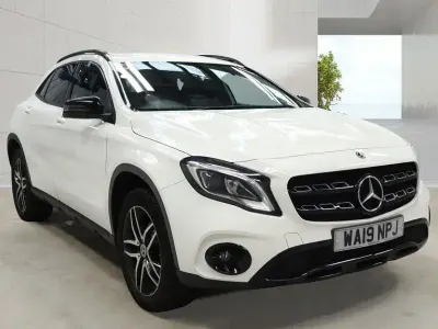 Käytetty Mercedes GLA180 Urban 122 HP (89 kW) 2019 Valkoinen Katumaasturi