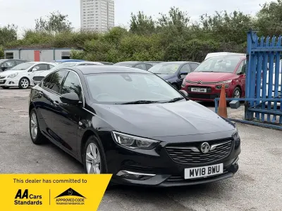 Begagnad Vauxhall Insignia SRi 136 HK (100 kW) 2018 Svart Halvkombi