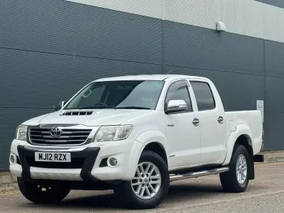 Used Toyota HiLux 171 HP (125 kW) 2012 White Pickup