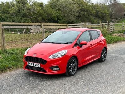 Usado Ford Fiesta ST-Line 95 HP (69 kW) 2020 Vermelho Citadino