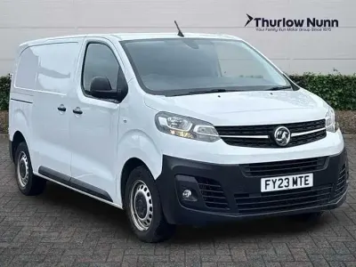 Second-hand Vauxhall Vivaro S 145 CP (106 kW) 2023 Alb Monovolum