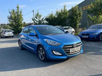 Used Hyundai i30 SE 100 HP (73 kW) 2016 Blue Hatchback