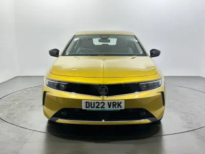 Used Vauxhall Astra Design Edition 130 HP (95 kW) 2022 Yellow Hatchback