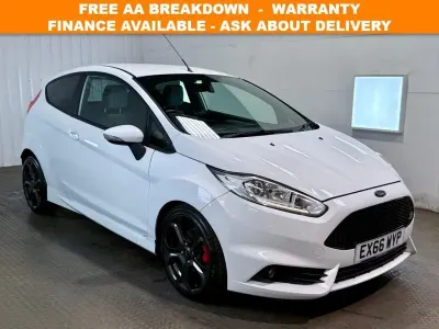 Używany Ford Fiesta ST 182 KM (133 kW) 2016 Biały Hatchback