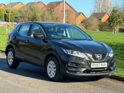 Używany Nissan Qashqai Visia 2017 Czarny SUV