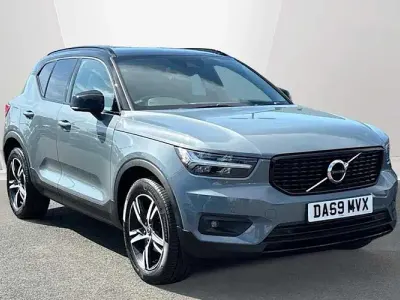 Usado Volvo XC40 R-Design 150 HP (110 kW) 2020 SUV