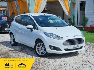 Usado Ford Fiesta Zetec 82 HP (60 kW) 2016 Branco Citadino