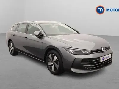 Usado VW Passat Life 204 HP (150 kW) 2025 Cinzento Carrinha
