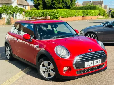 Used Mini ONE Hatch 102 HP (75 kW) 2015 Red Hatchback