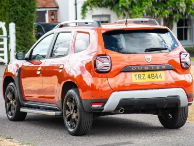 Used Dacia Duster Extreme 2022 Orange SUV