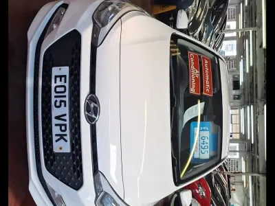 Used Hyundai i20 SE 100 HP (73 kW) 2015 White Hatchback