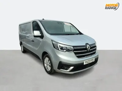 Usado Renault Trafic 130 CV (95 kW) 2023 Gris Monovolumen