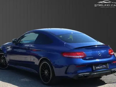 Usado Mercedes C63 AMG AMG 476 HP (350 kW) 2018 Azul Coupé