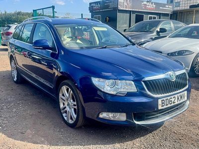 Usado Skoda Superb Elegance 170 CV (125 kW) 2013 Azul Familiar