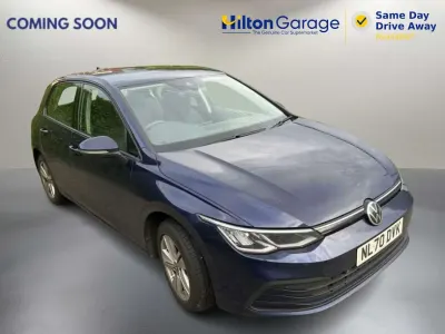 Begagnad VW Golf VII Life 130 HK (95 kW) 2020 Blå Halvkombi