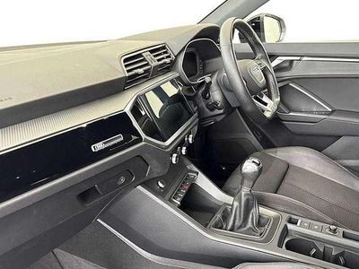 Used Audi Q3 Black Edition 147 HP (108 kW) 2022 White SUV