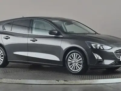 Używany Ford Focus Titanium 120 KM (88 kW) 2021 Szary Hatchback