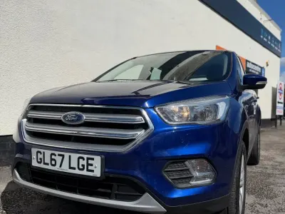 Usado Ford Kuga Zetec 120 CV (88 kW) 2017 Azul SUV