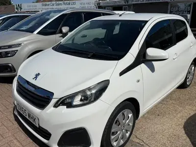 Used Peugeot 108 Active 68 HP (50 kW) 2015 White Hatchback