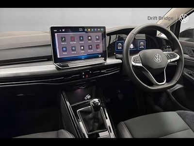 Second-hand VW Golf VIII Style 150 CP (110 kW) 2025 Negru Hatchback
