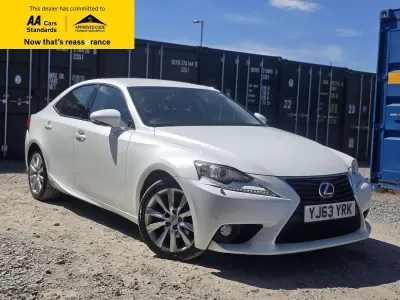 Used Lexus IS300h Luxury Line 223 HP (164 kW) 2013 White Sedan