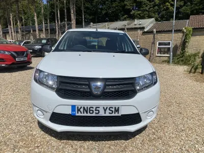 Used Dacia Sandero Ambiance 75 HP (55 kW) 2015 White Hatchback
