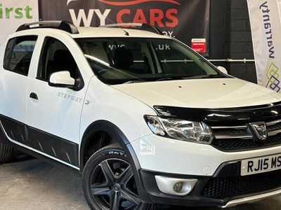 Used Dacia Sandero Lauréate 90 HP (66 kW) 2015 White Hatchback