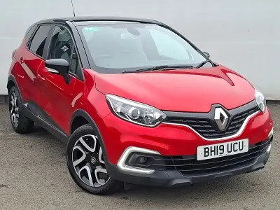 Used Renault Captur Iconic 90 HP (66 kW) 2019 Red SUV