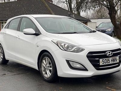 White Used 2015 Hyundai i30 SE Hatchback | £3,600 (Fair price)