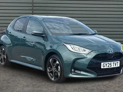 Used Toyota Yaris 131 HP (96 kW) 2025 Green Hatchback
