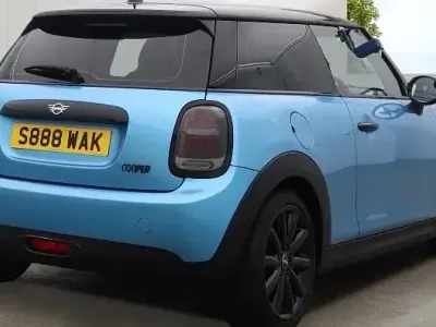 Used Mini Cooper D Hatch 116 HP (85 kW) 2017 Blue Hatchback