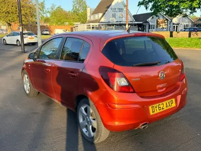 Usado Vauxhall Corsa 100 HP (73 kW) 2012 Laranja Citadino