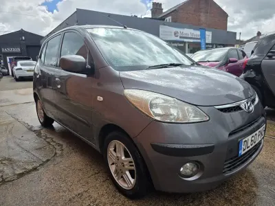 Używany Hyundai i10 Comfort 86 KM (63 kW) 2011 Szary Hatchback