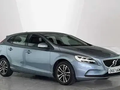 Used Volvo V40 Momentum 150 HP (110 kW) 2018 Hatchback