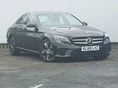 Usado Mercedes C200 184 HP (135 kW) 2019 Preto Sedan