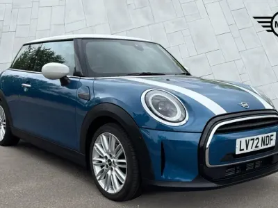 Używany Mini Cooper Exclusive 134 KM (98 kW) 2022 Niebieski Hatchback
