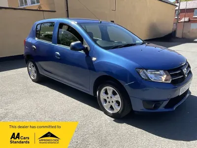 Begagnad Dacia Sandero Lauréate 2013 Blå Halvkombi