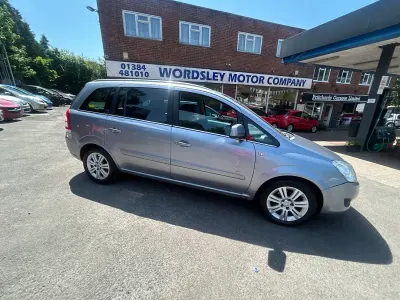 Used Vauxhall Zafira Design Edition 115 HP (84 kW) 2010 Silver MPV