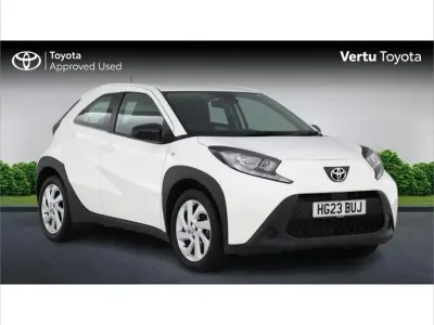 Used Toyota Aygo X PURE 72 HP (52 kW) 2023 White SUV