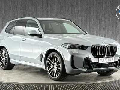 Używany BMW X5 M Sport 482 KM (354 kW) 2025 Szary SUV