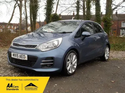 Used Kia Rio 89 HP (65 kW) 2015 Blue Hatchback