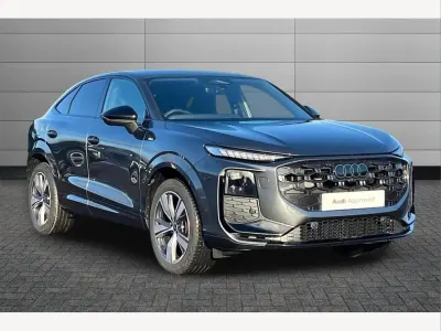 Usado Audi Q3 Comfort 150 HP (110 kW) 2025 Cinzento SUV