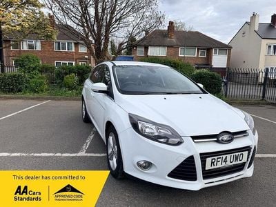 Used Ford Focus Zetec 2014 White Hatchback